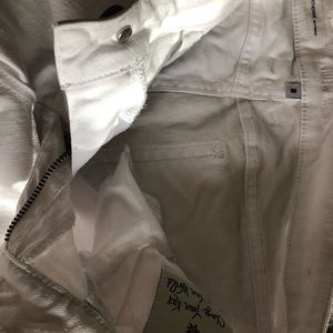 White size 8 Kut from the Kloth capris